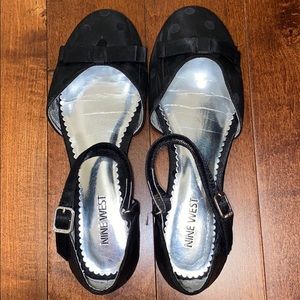 Nine West black strappy flats
